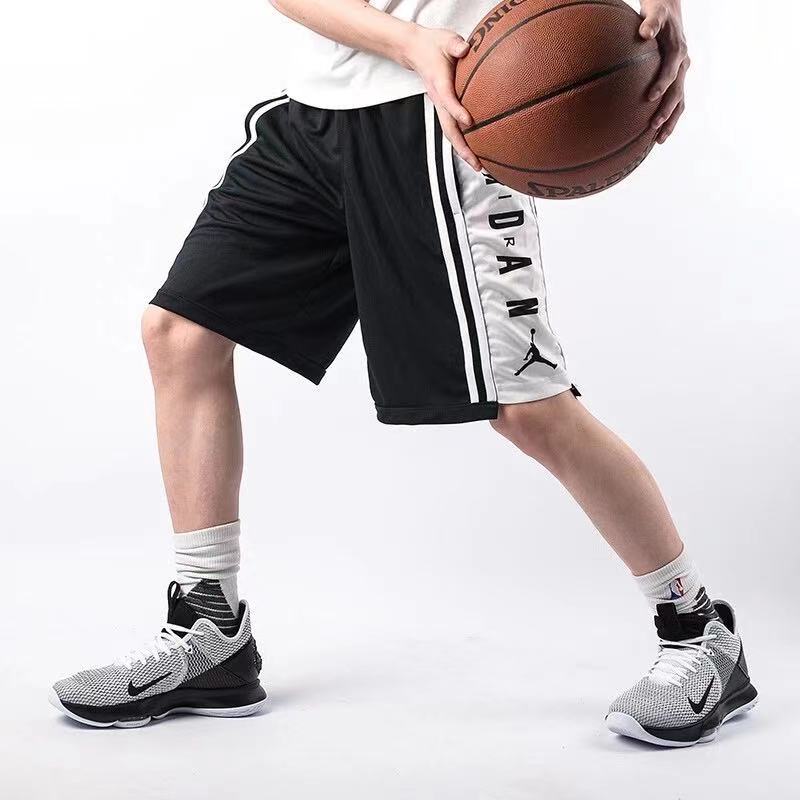 Quick-dry Jordan AJ Ramp Pants for Sporty Fashionistas in Black and White - 图片 3