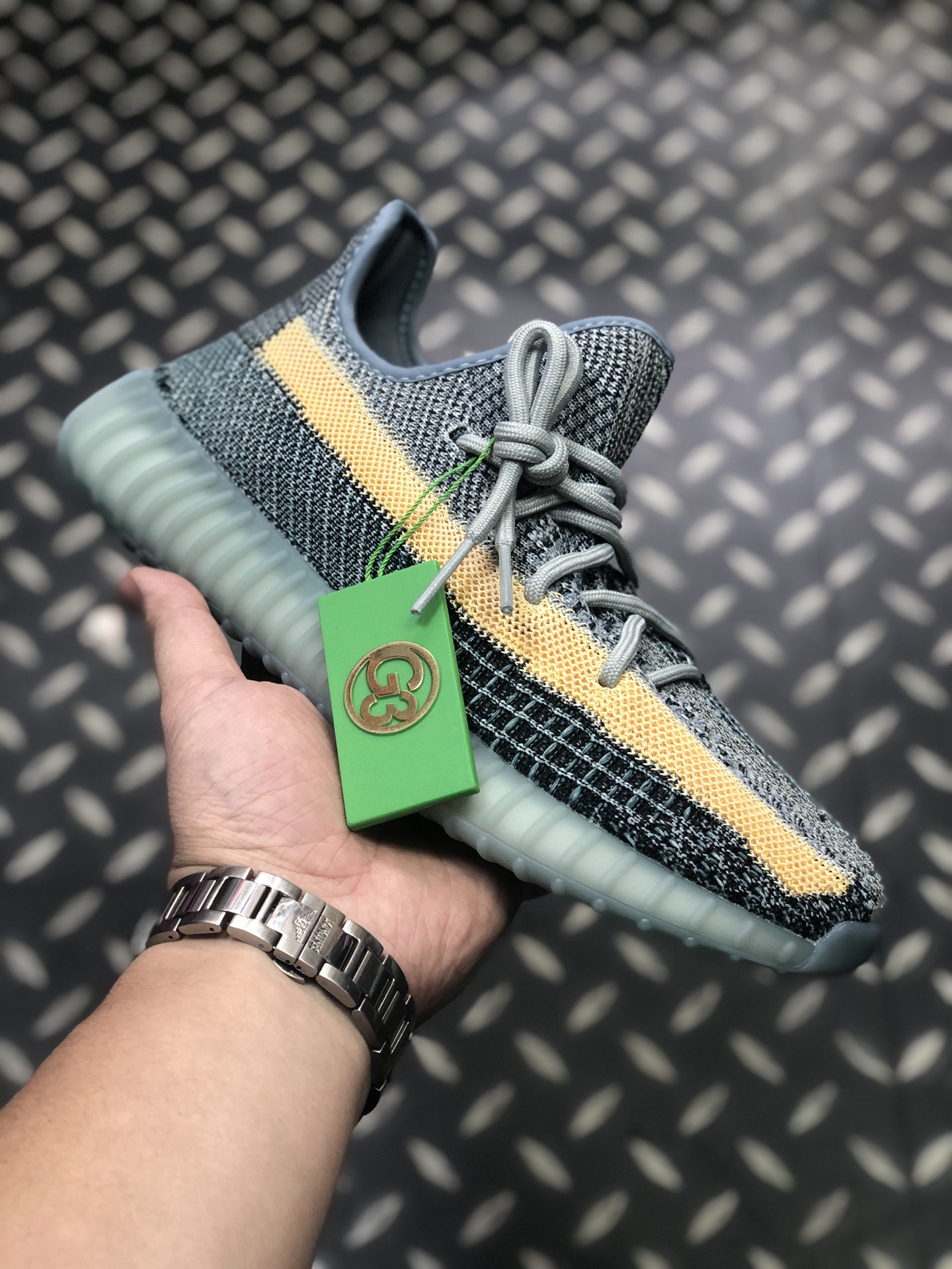 NO:620572,High version [G3 version pure original terminal supply] New Yeezy Boost V2 style washed denim Size36 36.5 37 38 38.5 39 40 40.5 41 42 42.5 43 44 44.5 45 46] 47, 48 next day most cost-effective version pure original craftsmanship using Baihong webbing and mark thread  Domestic hollow silk translucent breathing + super starry reflective effect strip is called the earth’s shining new color!  Authentic original box,19860909高版本【G3版纯原终端供应】新款Yeezy Boost V2款号水洗丹宁Size36 36.5 37 38 38.5 39 40 40.5 41 42 42.5 43 44 44.5 45 46】47、48隔天最高性价比版本 纯原的工艺 采用百宏织带及马克线 国产镂空蚕丝半透明呼吸+超足满天星反光效果条 被称为地球闪亮的新配色 ！真标原盒,,Men's shoes