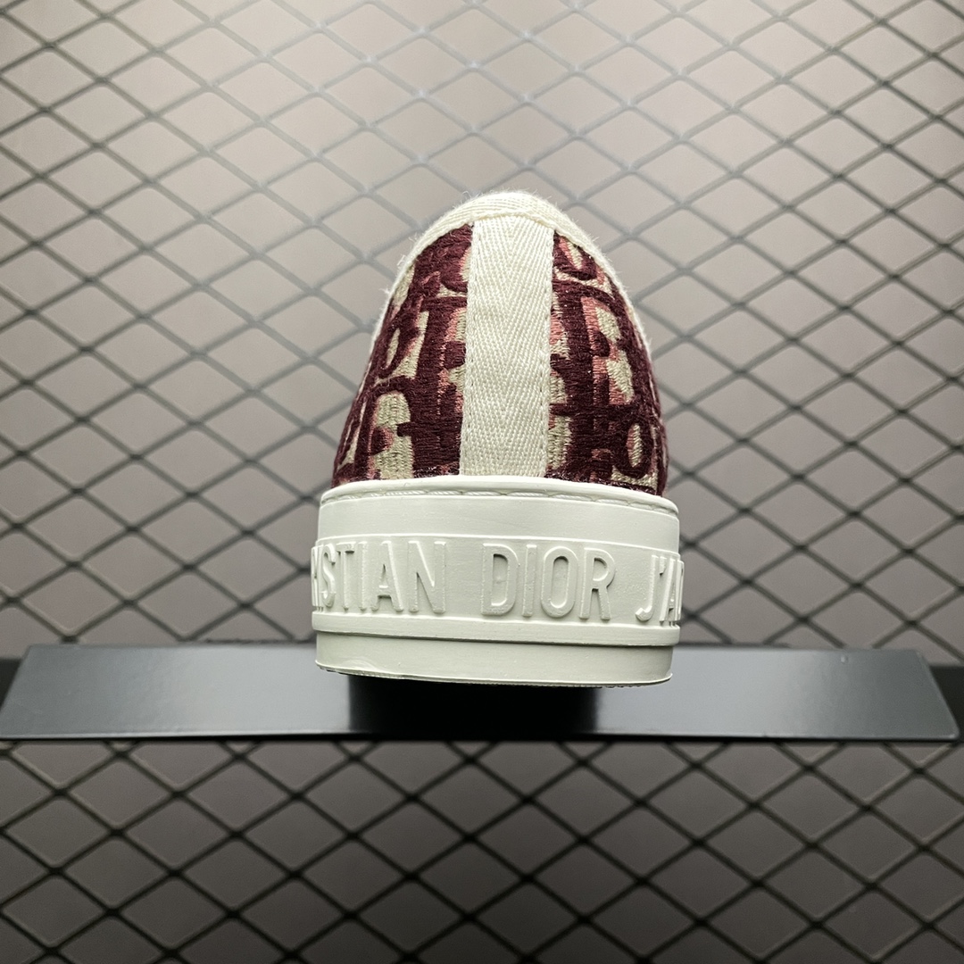 300 Dior Logo 3D帆布“Christian Dior J’Adior”