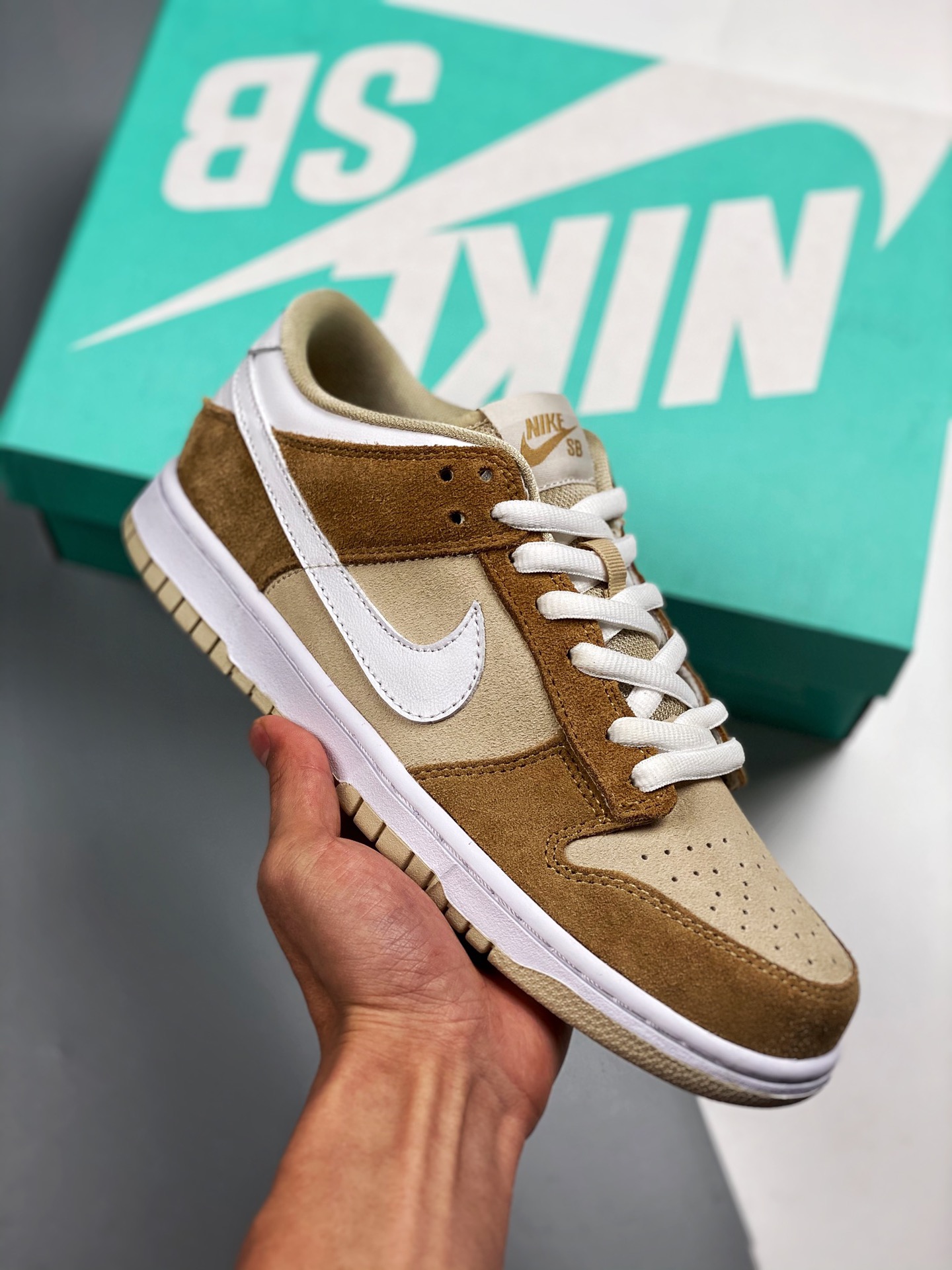 Nk Dunk SB Low Pro 白金配色 出货实拍首发 公司级品质出货 清洁度 电绣工艺 皮料切割干净无任何毛边 细节完美DH7913-002 尺码：39 40 40.5 41 42 42.5 43 44 45