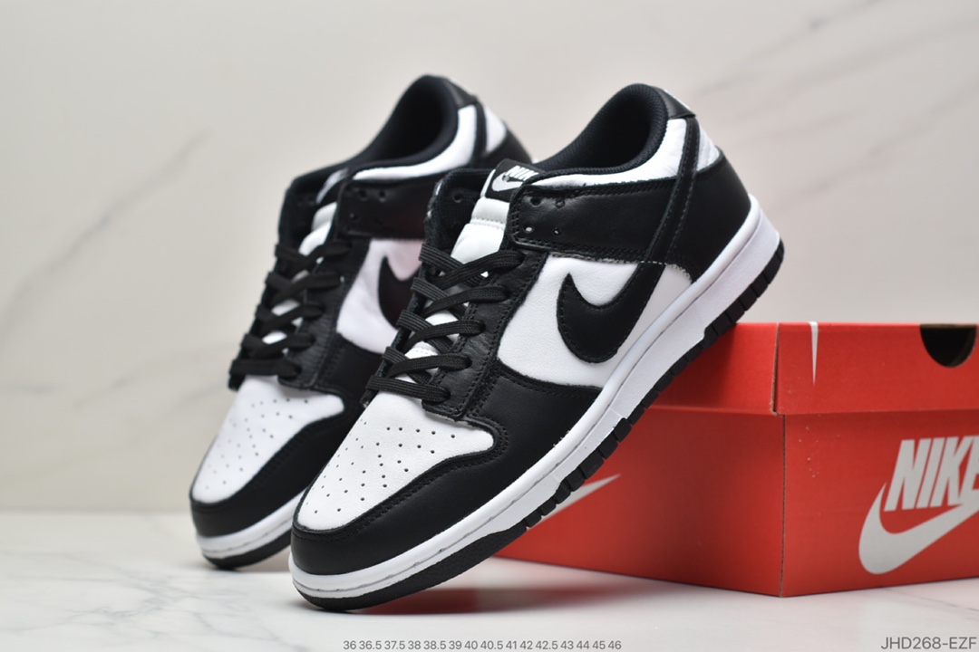 190 Nike Dunk Low“Black” “黑白熊猫”扣篮系列低帮休闲运动滑板板鞋，该鞋款在 Dunk Low 经典造型的基础上，采用黑色打造鞋身框架，辅以白色填充，黑白双色的经典搭配，呈现出更具街头感受的视觉效果。最后以白色中底搭配黑色外底，完善整双鞋的设计，这样的经典造型，称之为「熊猫」Dunk Low！女鞋 DD1503-101男鞋 DD1391-100 SIZE：36 36.5 37.5 38 38.5 39 40 40.5 41 42 42.5 43 44 44.5 45 46  ID：JHD268-EZF