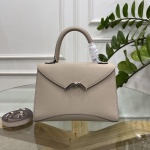 Chanel Gabrielle Bag Bien Cuir de vache 1 Chanel Gabrielle Bag Bien
Cuir de vache