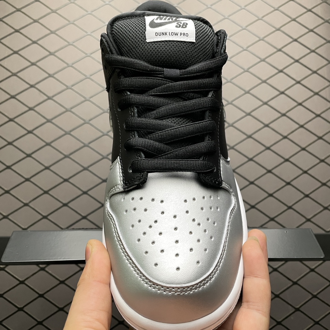 200 纯原版本 Supreme X Nike SB Dunk Low 白红配色 CK3480-600