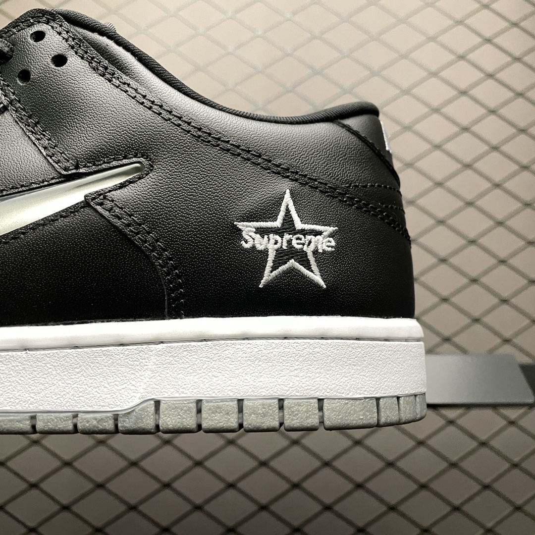 200 纯原版本 Supreme X Nike SB Dunk Low 白红配色 CK3480-600