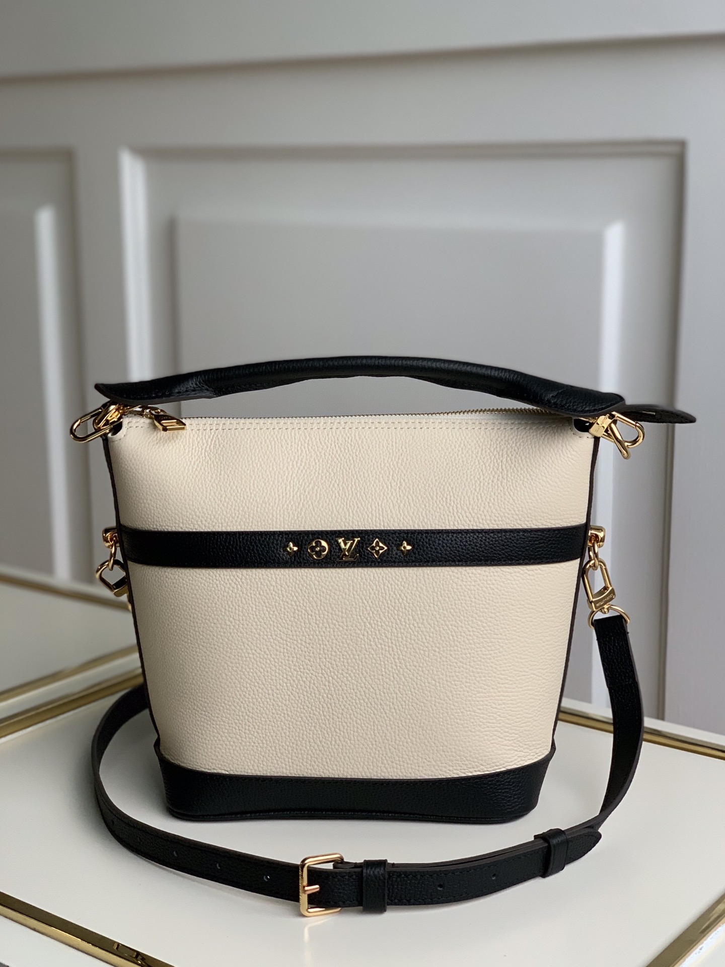 7 Star Quality Designer Replica
 Louis Vuitton Wholesale
 Bags Handbags Calfskin Cowhide