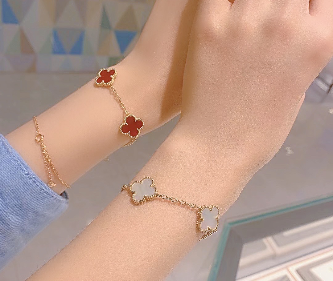 Van Cleef & Arpels Vintage Alhambra 5-Motif Bracelet - Comprehensive