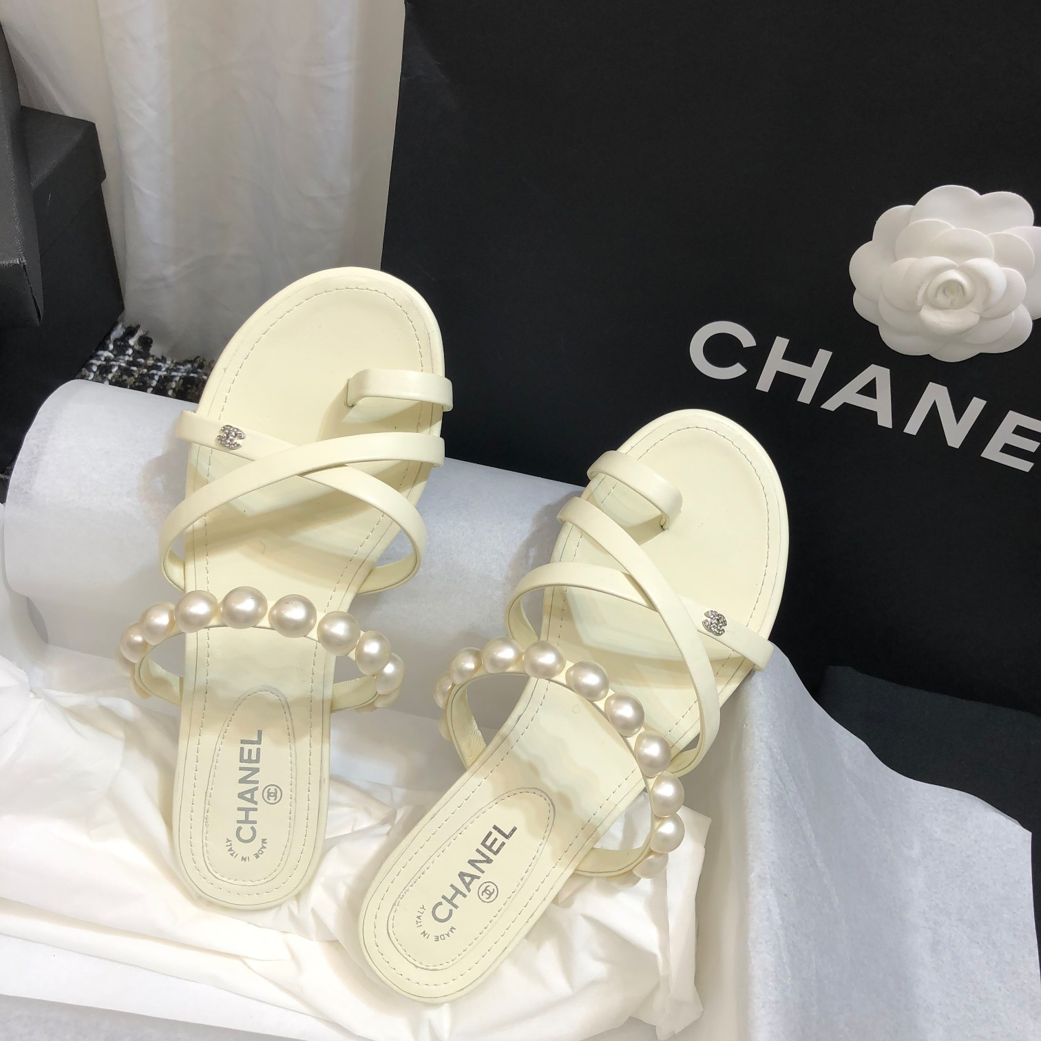 p270 【CHANEL•Chanel】 ¡Xiaoxiang 2021 nuevas sandalias de tacón grueso con perlas versión alta! ●Parte superior: superfi…