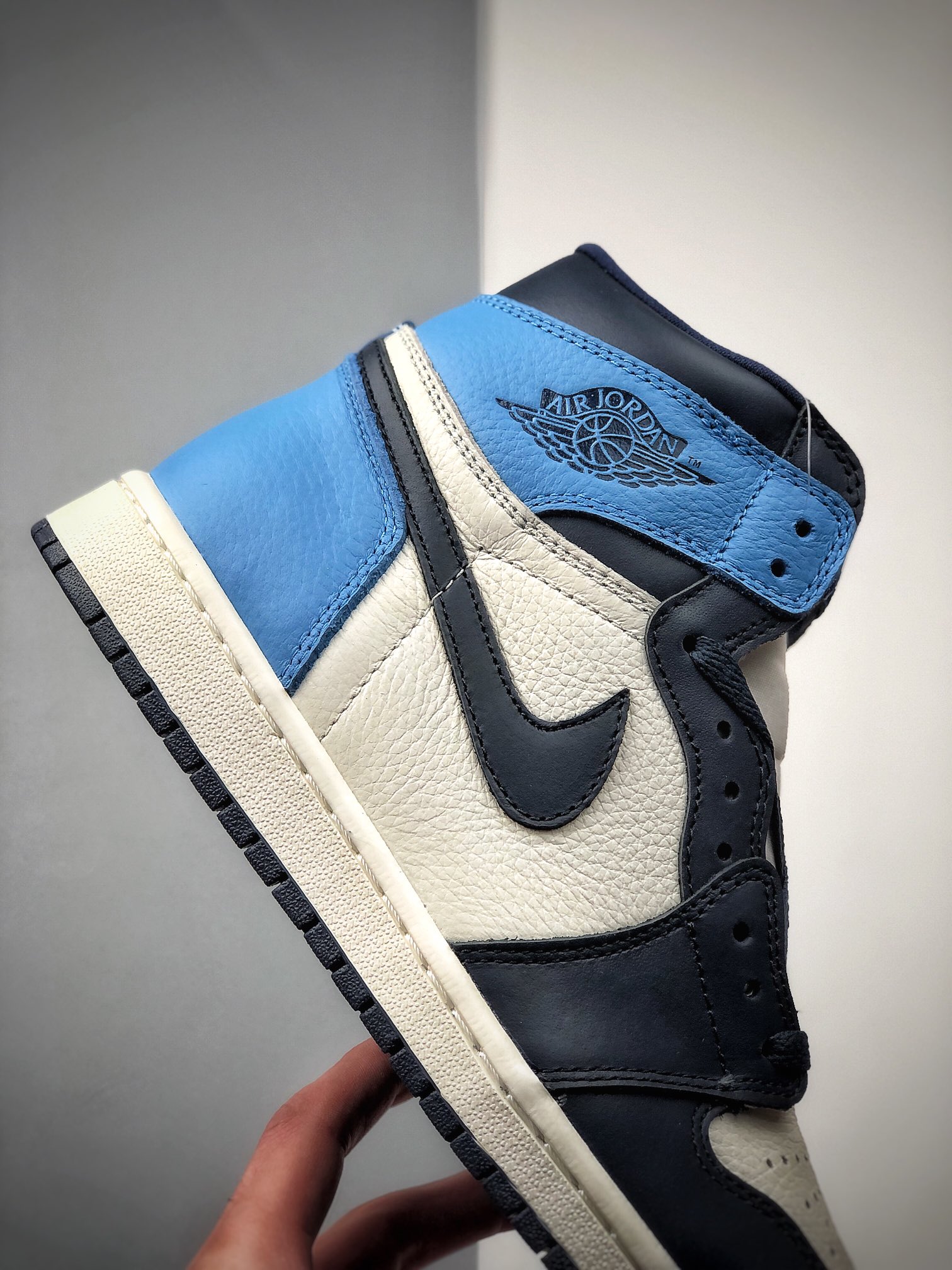 320  AJ1 高帮 黑曜石  黑曜石配色  555088-140