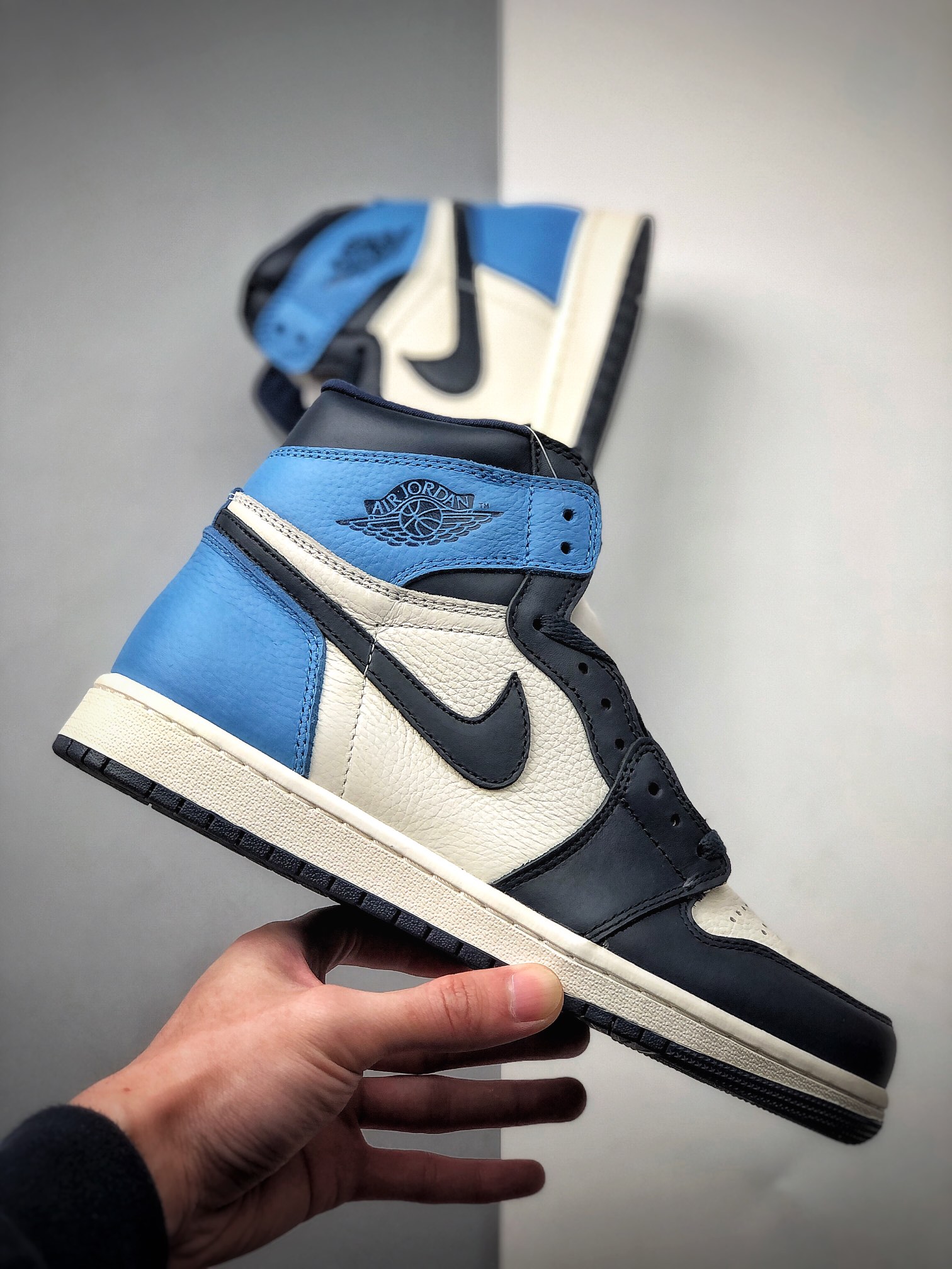 320  AJ1 高帮 黑曜石  黑曜石配色  555088-140
