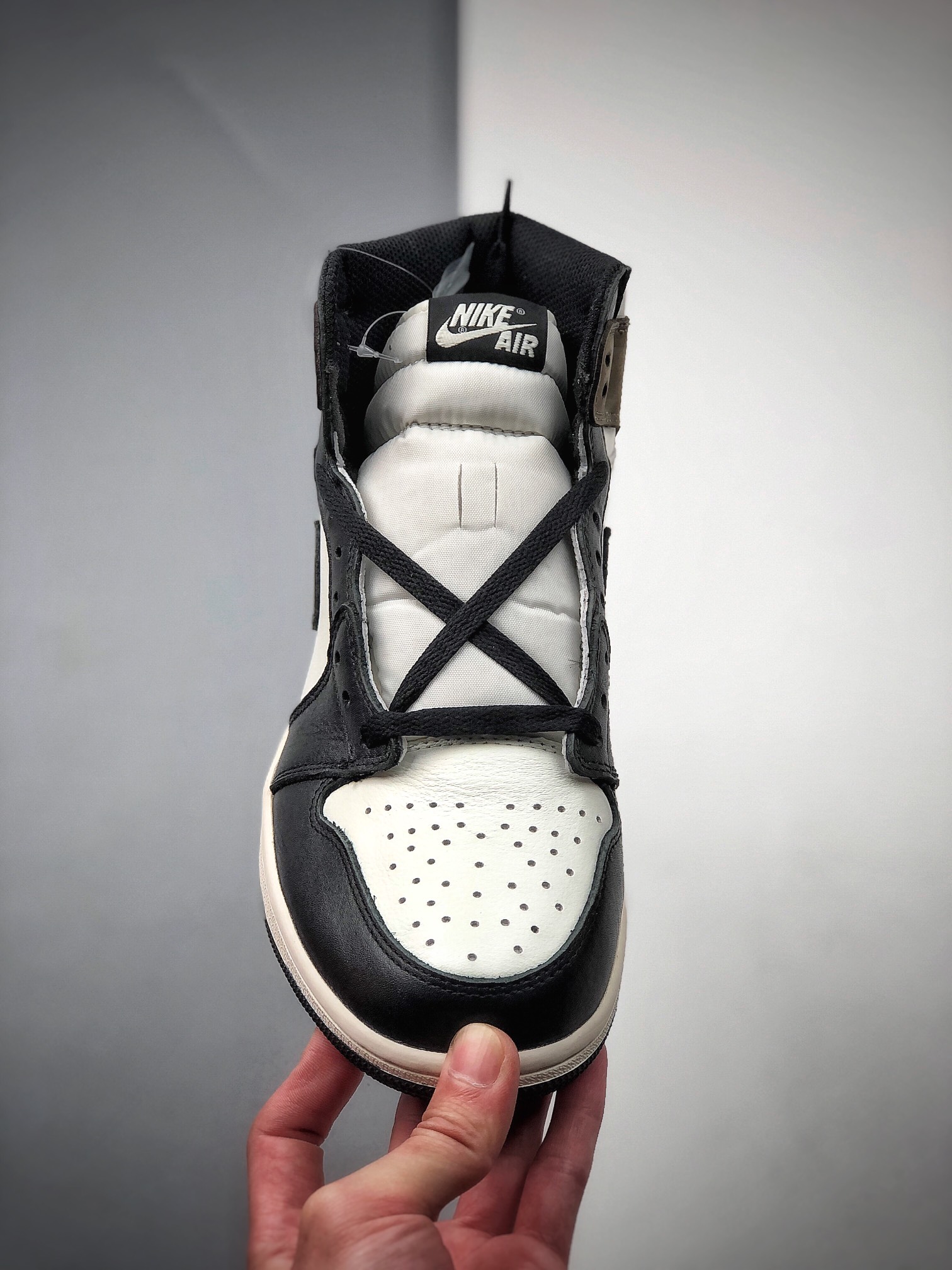 320  摩卡Air Jordan 1 High OG“Dark Mocha” 整双鞋555088-105