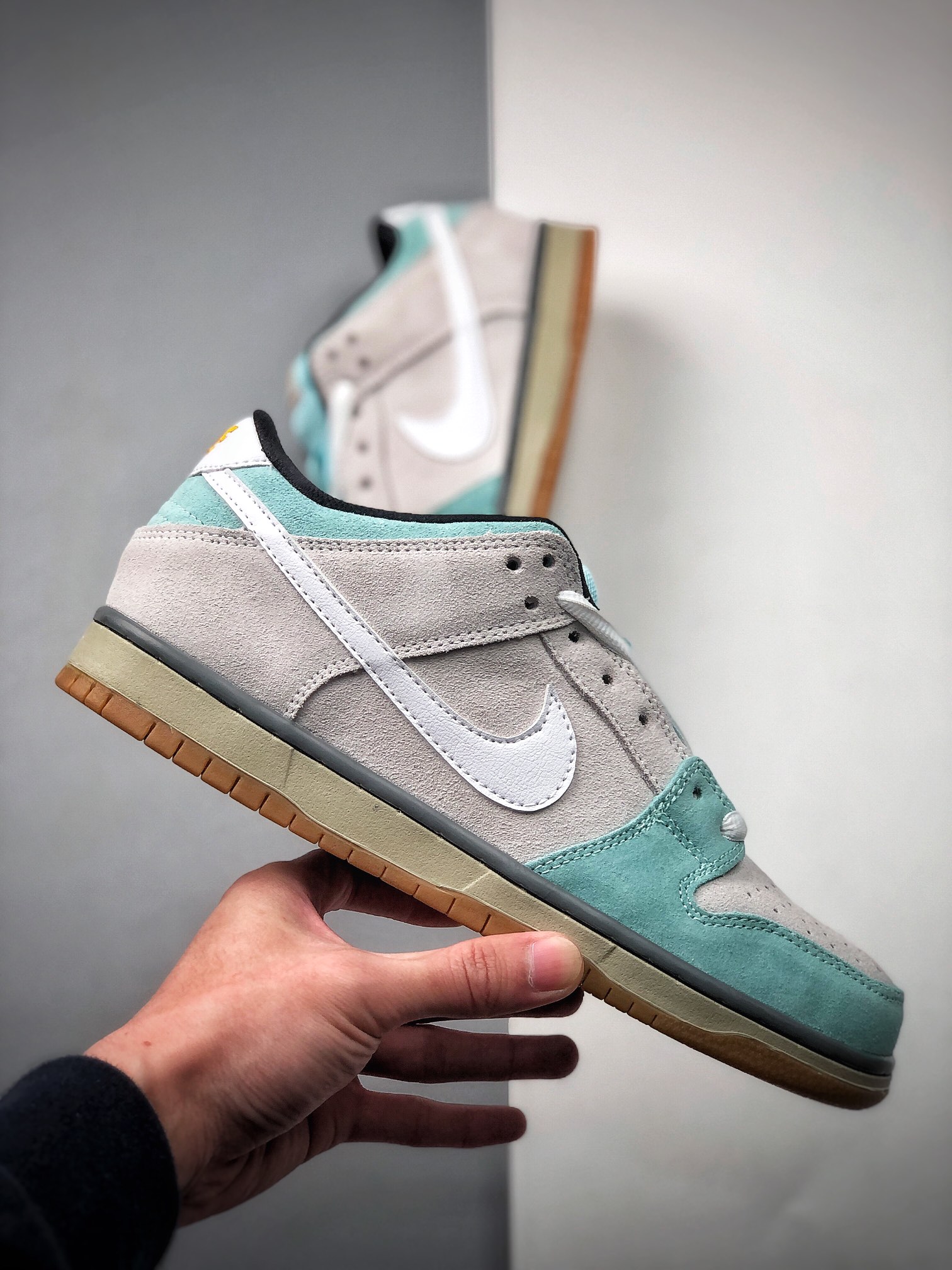 280  Plus Skate Shop x Nike SB Dunk Low “Gulf of Mexico” 304292-410
