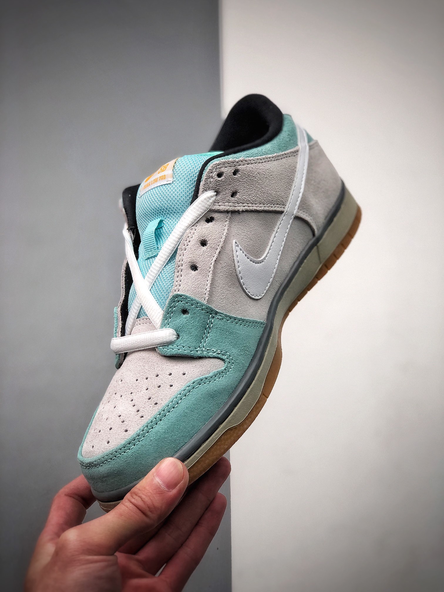280  Plus Skate Shop x Nike SB Dunk Low “Gulf of Mexico” 304292-410
