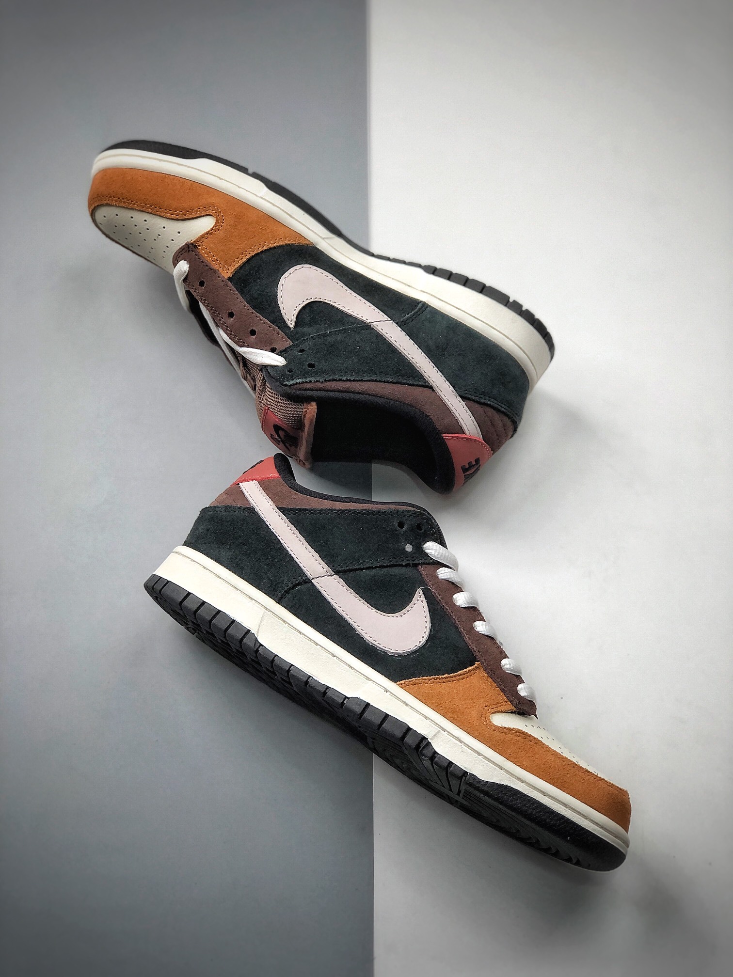 280  NIKE DUNK SB LOW PRO SB 白吉他Dunk SB顾名思义304292-902