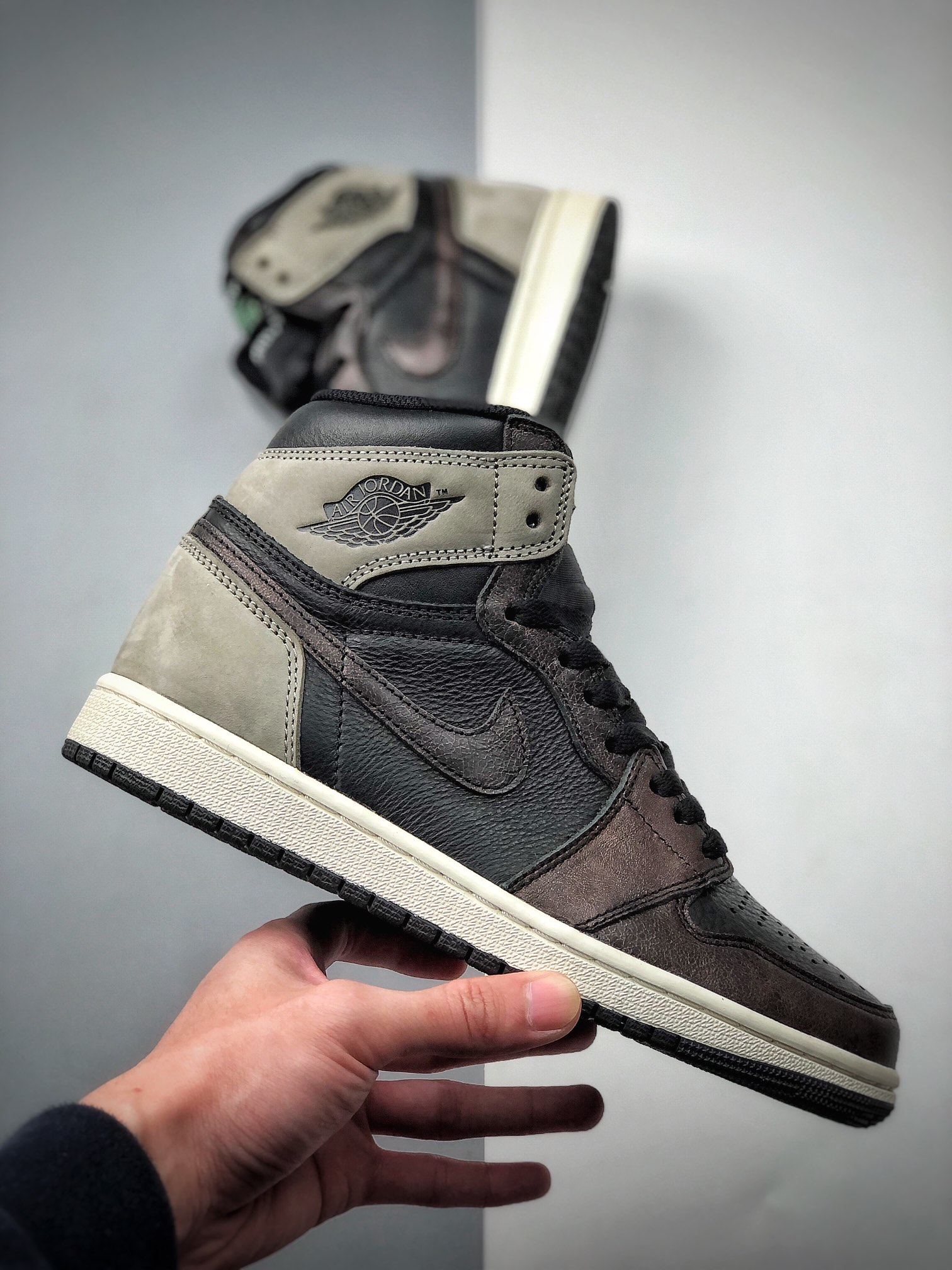 400 Air Jordan 1 Retro High OG “Shadow”黑魂 乔1高帮文化篮球鞋 555088-033