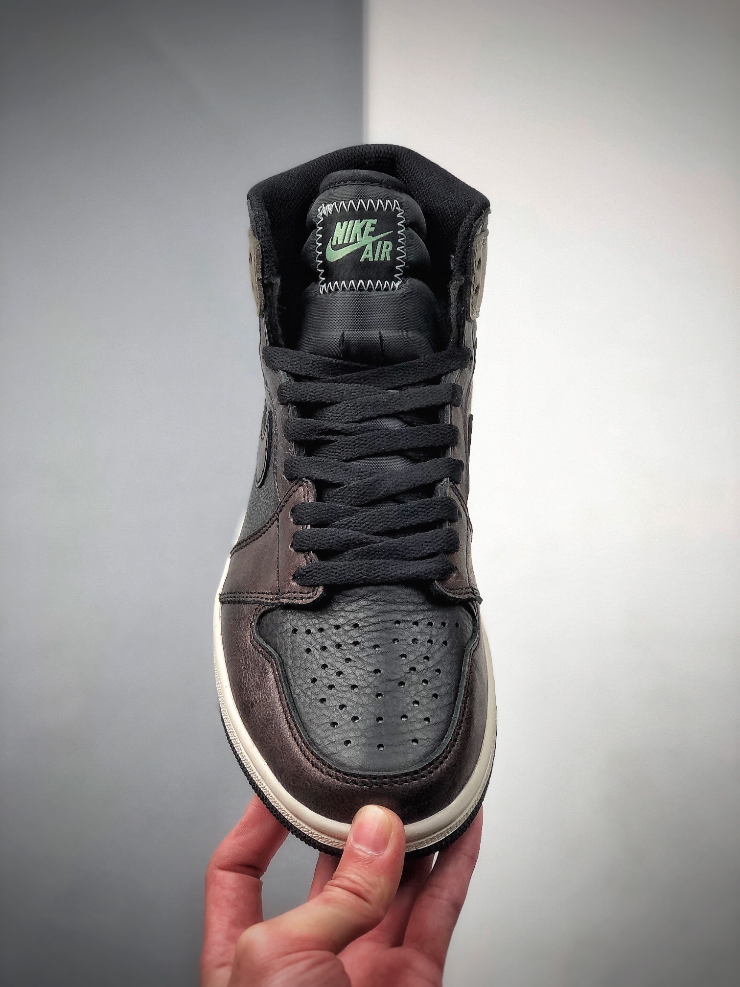 400 Air Jordan 1 Retro High OG “Shadow”黑魂 乔1高帮文化篮球鞋 555088-033