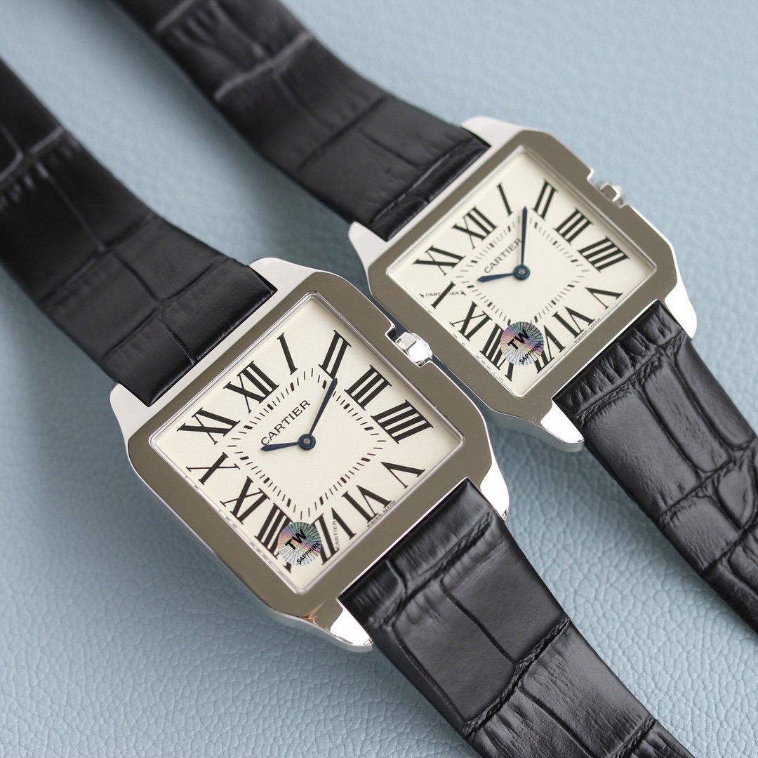 Cartier TW厂卡家山度士系列情侣腕表 细节如下：1 表壳：316L精钢 2 表盘：市场唯一对版的字面表盘 3