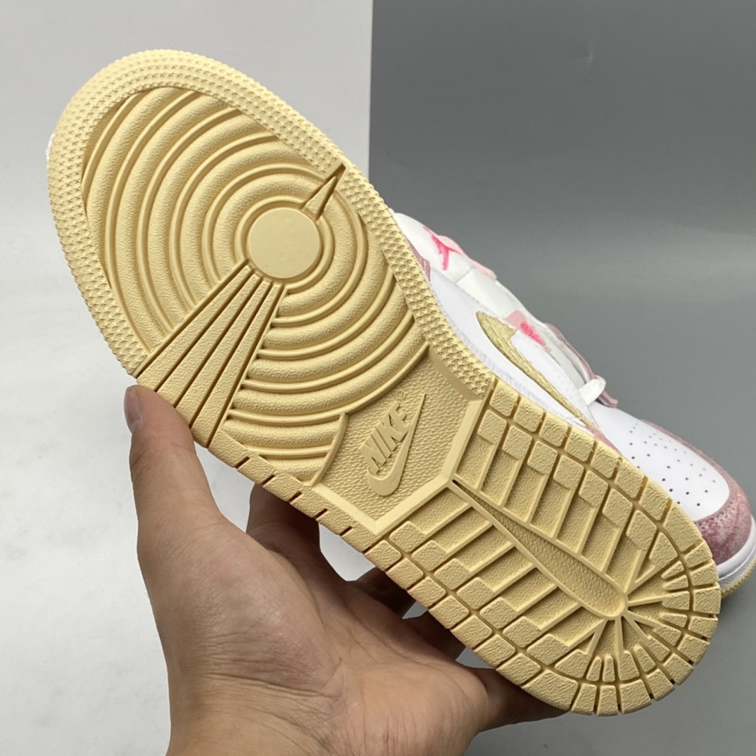 220 Air Jordan 1 Low AJ1低帮时尚休闲板鞋 CW7104-601