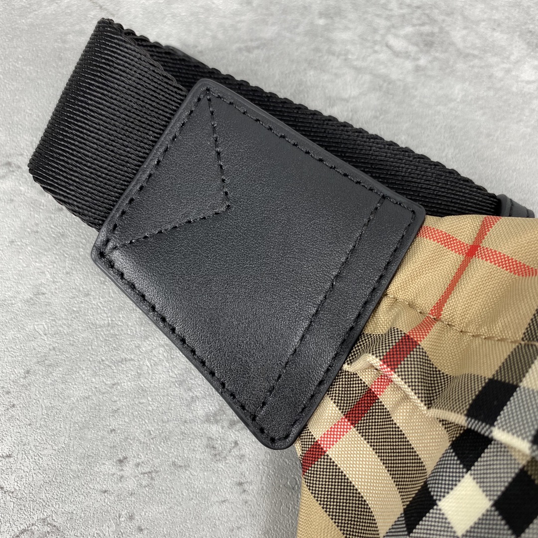 Burberry Classic Check Crossbody Belt Bag, Adjustable Strap, 31 x 16 x 7.5 cm 6 i1616738729 5621 5