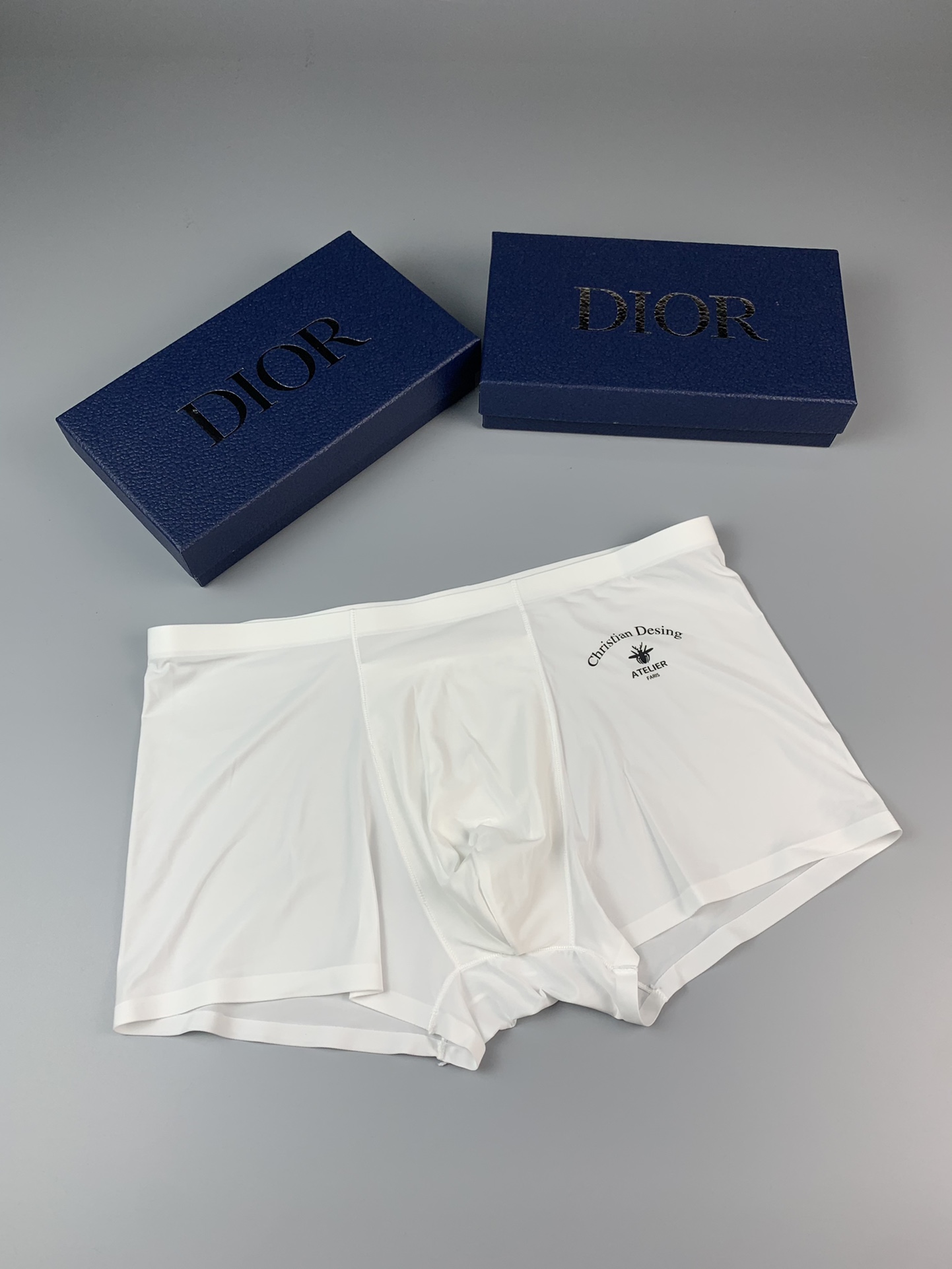 Dior时尚新品！轻薄透设计采用进口