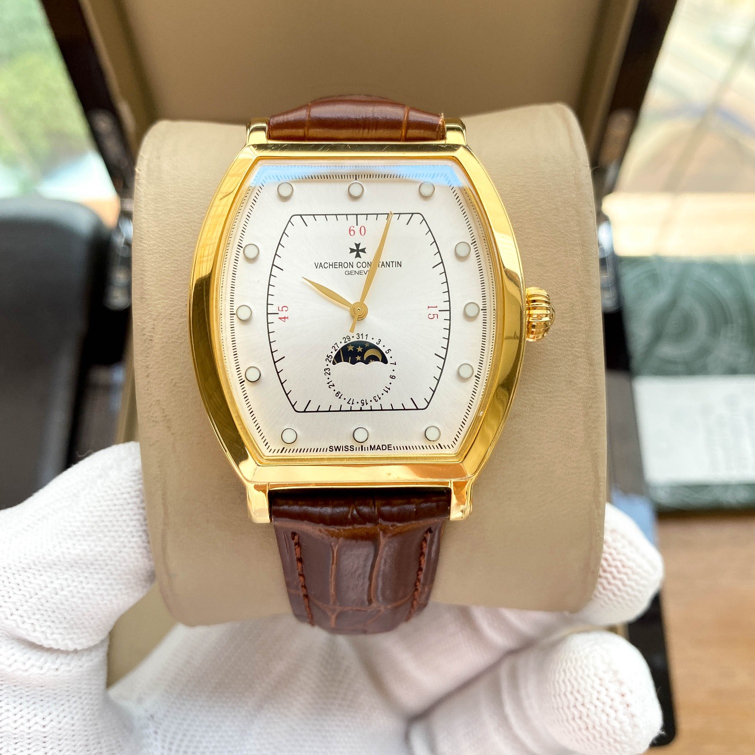批420 🚄江诗丹顿（Vacheron Constantin ）精品男士腕表, 日月星辰昼夜交替，展示男士自信果敢的风度，魅力不凡，从容优雅，尽显精致细节与高超技艺，搭载多功能全自动机械机芯，顶级316精钢表壳，进口小牛皮表带，矿物质超强镜面，尺寸42*12，尊贵典范，绅士风范，身份的象征，展现你的独特品味！
