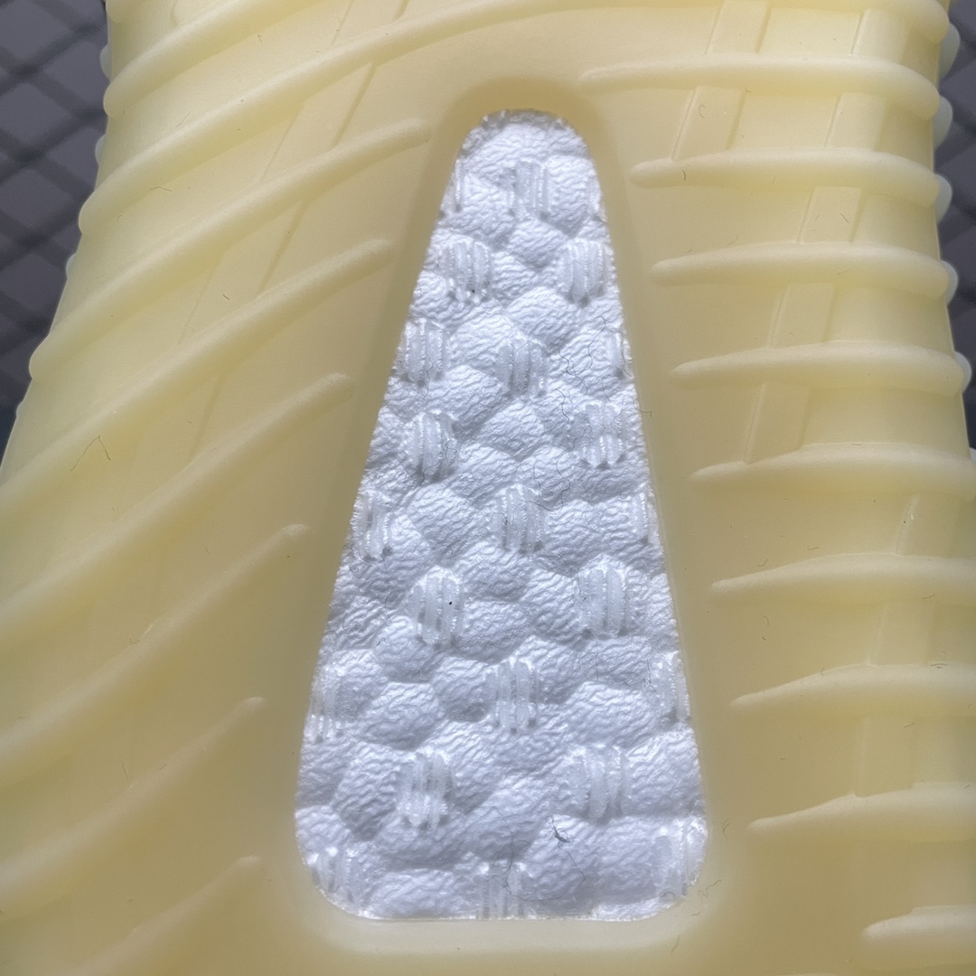 220  AD 阿迪Yeezy 350V2  ” Carbon ” 黑芝麻 FZ5000 侃爷椰子350