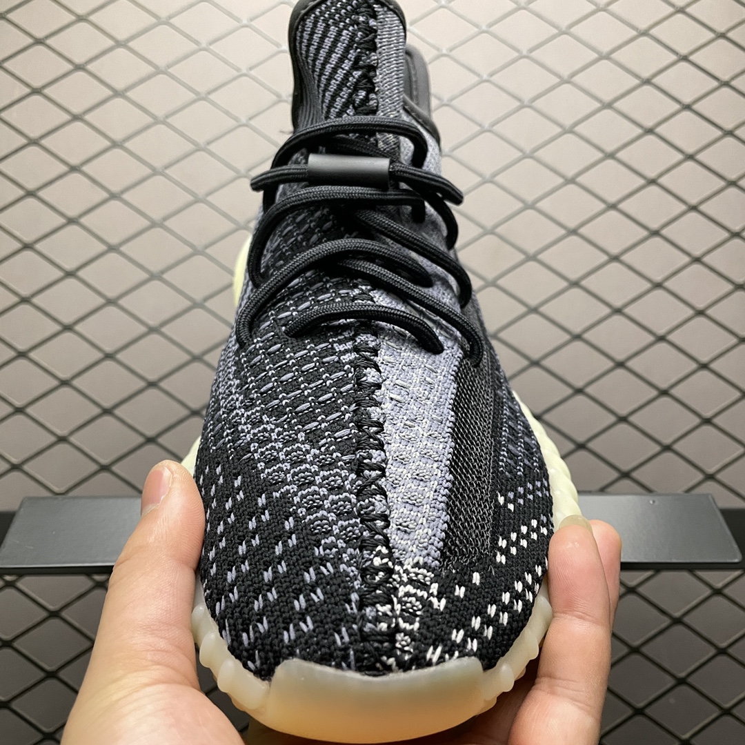 220  AD 阿迪Yeezy 350V2  ” Carbon ” 黑芝麻 FZ5000 侃爷椰子350