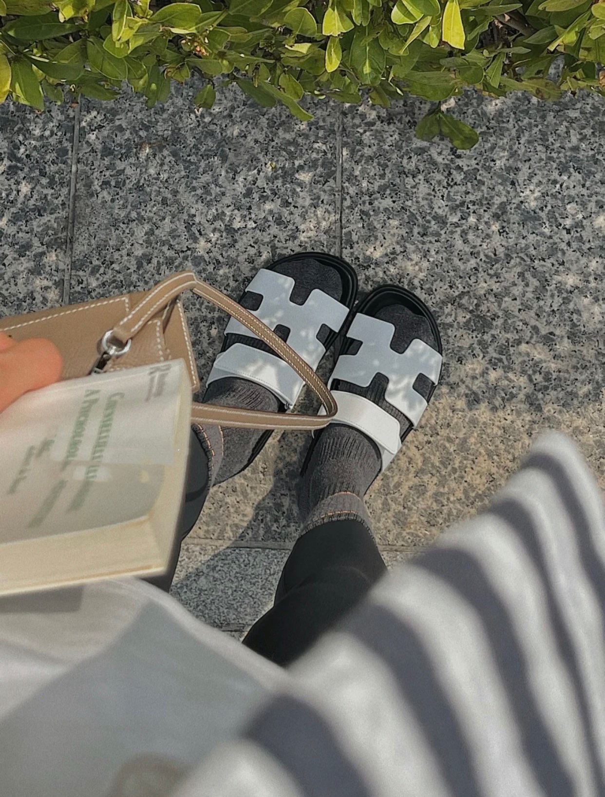 NO:649913,White cowhide super popular H-shaped slippers/second-in-law shoes, the focus is super easy to wear, slippers, slippers, cowhide19860909白牛皮 超级火爆的H型凉拖鞋/二舅鞋,重点是超级好穿,拖鞋,slippers,cowhide,Women's Shoes