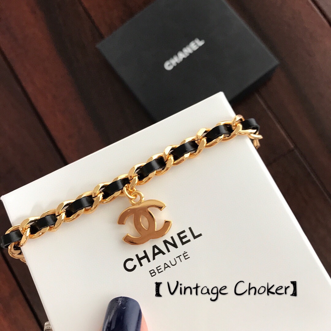 【】  量大咨询客服❗，【C Vintage Choker】非常推荐，上身效果一级棒，Vintage这样
