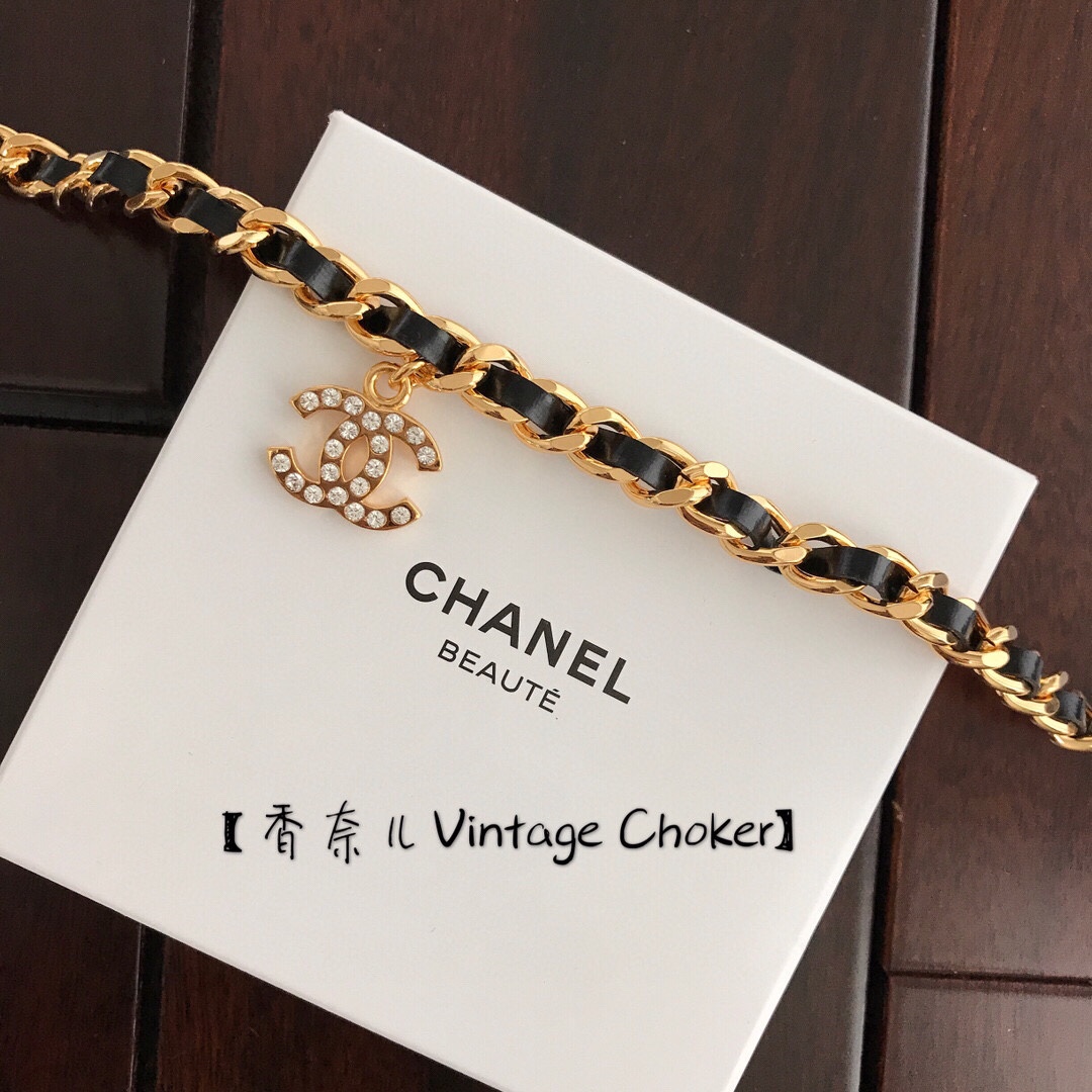 【】  量大咨询客服❗，【C Vintage Choker】非常推荐，上身效果一级棒，Vintage这样