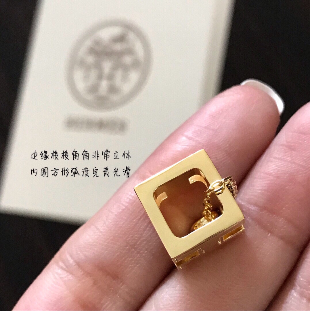 顶级完美版本H:sshoPaholic系列项链Z3470历经半年的开发研究方粒的吊坠实际上比旦形的难度系