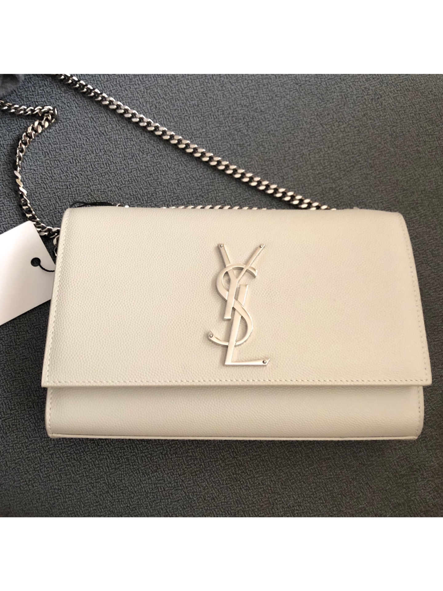 Saint laurent Ysl 𝙆𝙖𝙩𝙚 20𝙘𝙢 链条包 469390白色球纹银扣