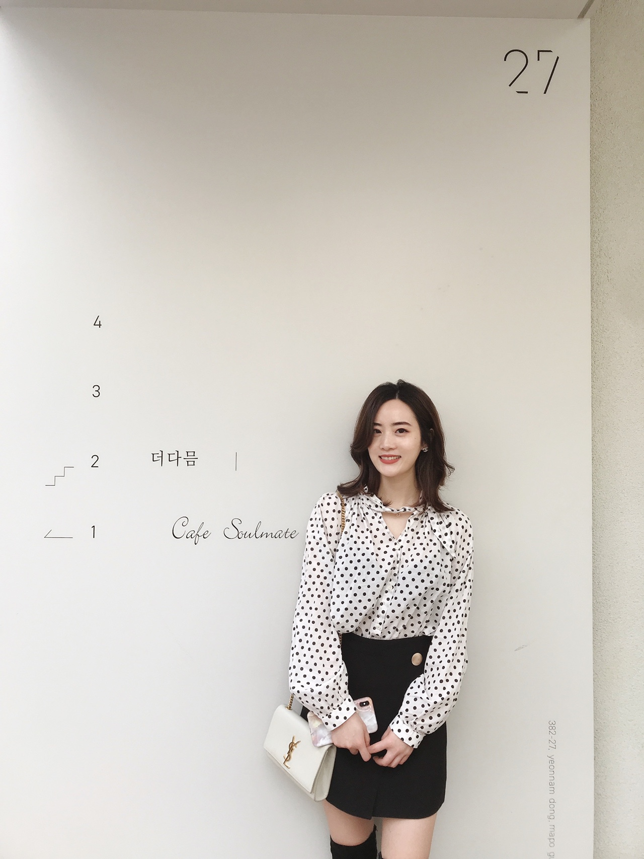 Saint laurent Ysl 𝙆𝙖𝙩𝙚 20𝙘𝙢 链条包 469390白色球纹金扣