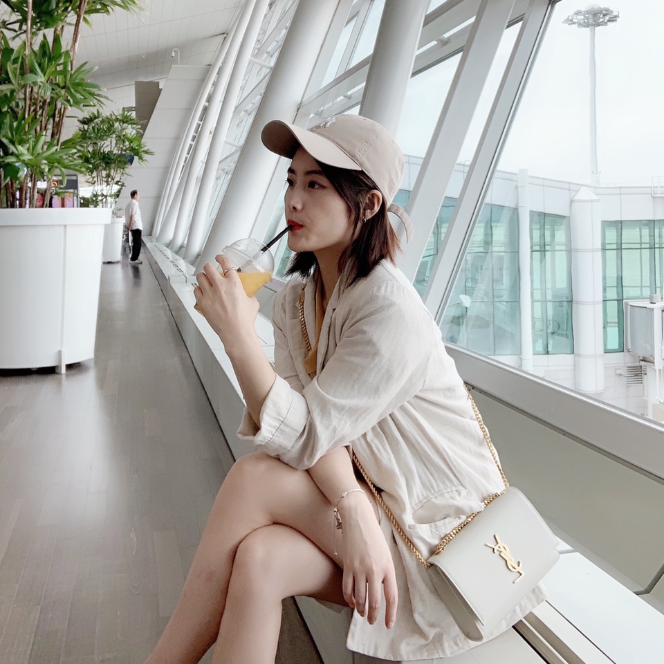 Saint laurent Ysl 𝙆𝙖𝙩𝙚 20𝙘𝙢 链条包 469390白色球纹金扣