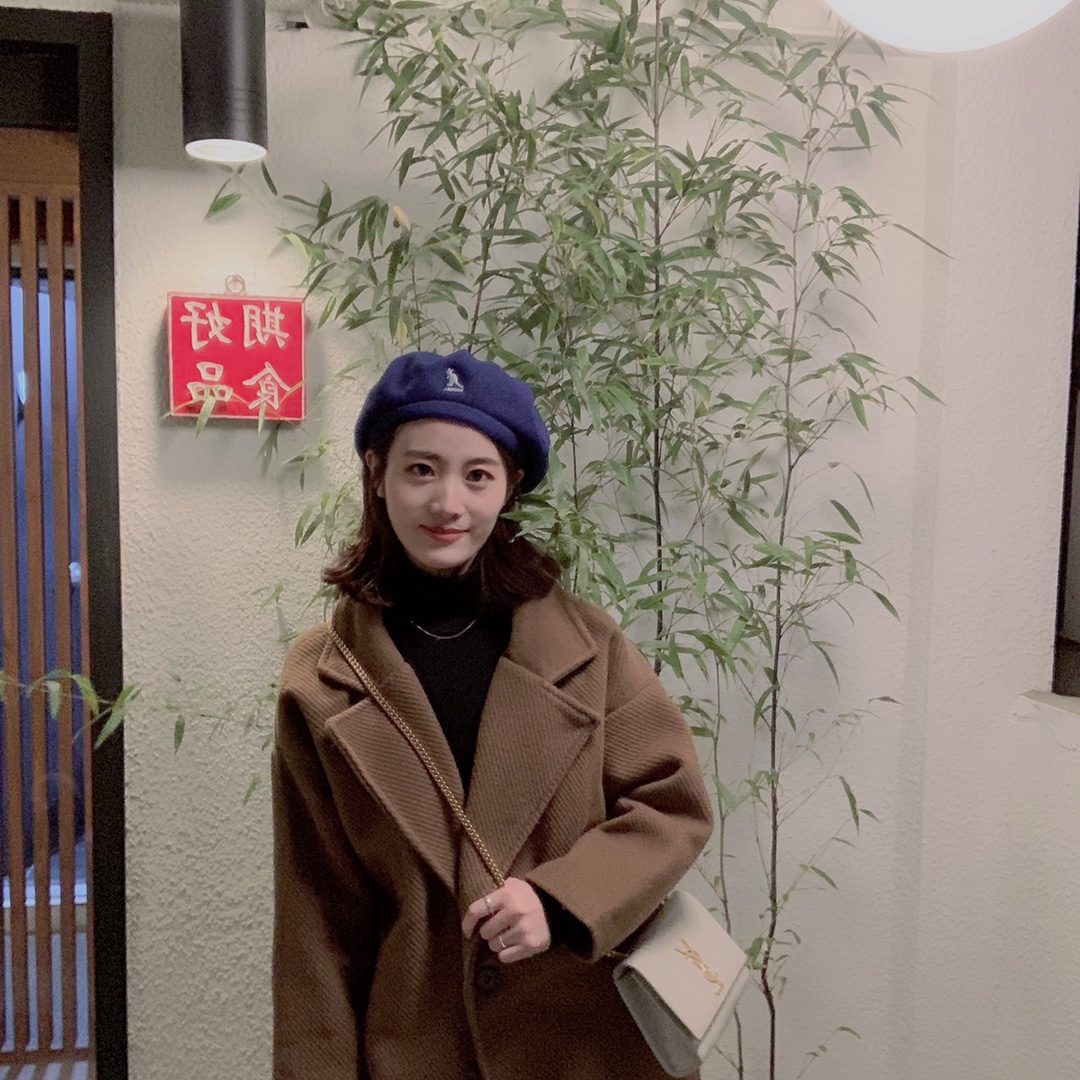 Saint laurent Ysl 𝙆𝙖𝙩𝙚 20𝙘𝙢 链条包 469390白色球纹金扣