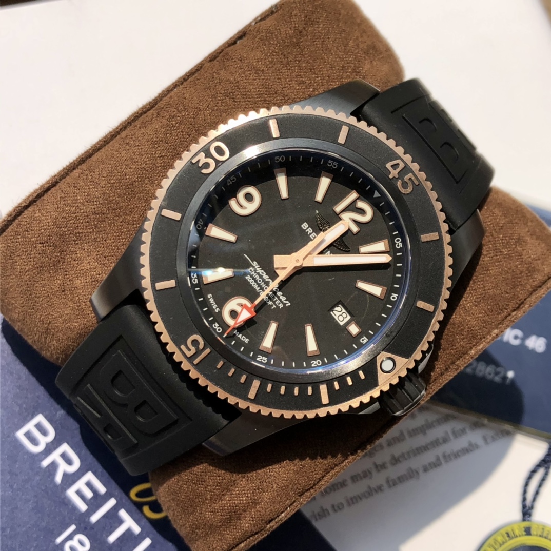 批:2600 最新到货 !Original Breitling 原厂正品百年灵超级海洋自动机械腕表,一表一码,带专柜保卡!清新多彩且富有运动感,专门为追求腕表卓越性能和现代格调的男士们设计,力量感、功能性和酷炫的现在风格勾画出百年灵海洋的经典形象,采用坚固的46毫米精钢表壳,腕表配有棘轮式单向表圈,搭载原装B17自动机械机芯,弧面蓝宝石水晶玻璃,双面防眩,渠道入库,价格和款式绝对惊艳,专柜售价3万+,配全套原包装出货!