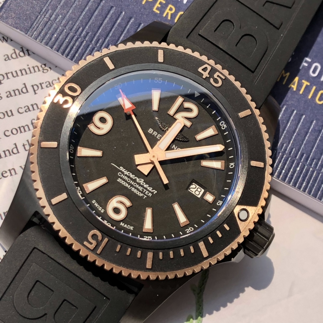 批:2600 最新到货 !Original Breitling 原厂正品百年灵超级海洋自动机械腕表,一表一码,带专柜保卡!清新多彩且富有运动感,专门为追求腕表卓越性能和现代格调的男士们设计,力量感、功能性和酷炫的现在风格勾画出百年灵海洋的经典形象,采用坚固的46毫米精钢表壳,腕表配有棘轮式单向表圈,搭载原装B17自动机械机芯,弧面蓝宝石水晶玻璃,双面防眩,渠道入库,价格和款式绝对惊艳,专柜售价3万+,配全套原包装出货!