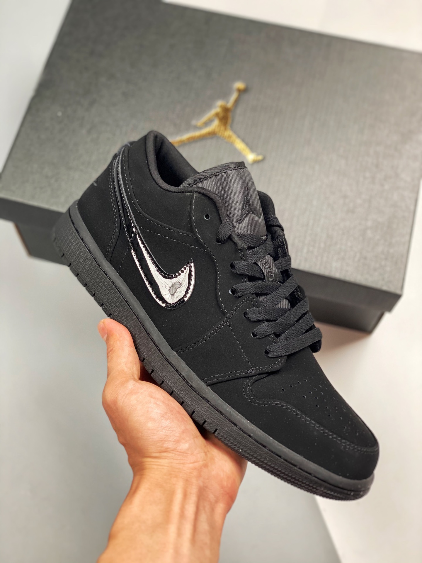 Air Jordan 1 Low Triple Black negro puro color oficial sincronizado producto de nivel original zapatos originales de la…