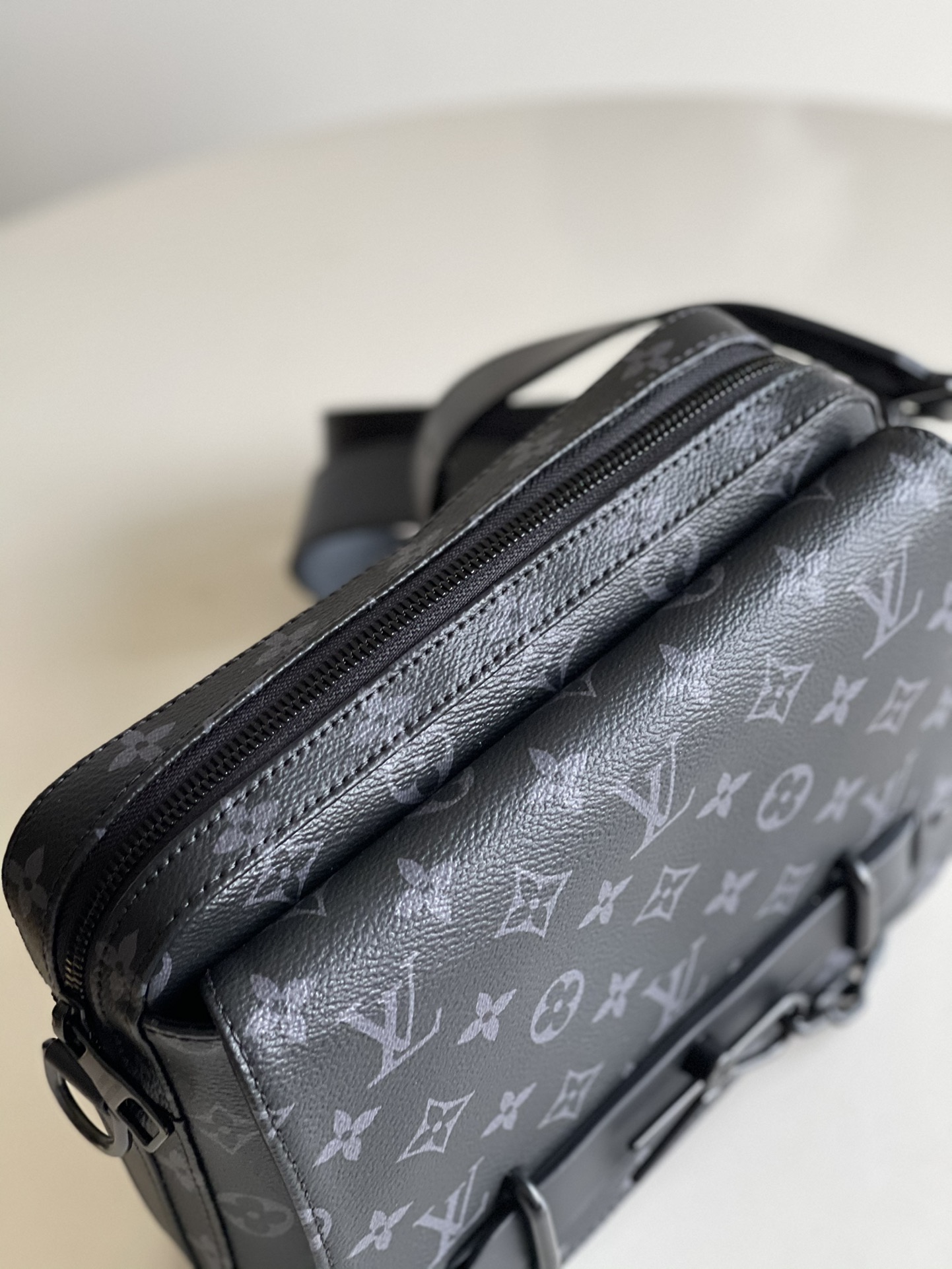 Louis Vuitton Haute Couture Classic Luxury Handbag Shoulder Crossbody 6