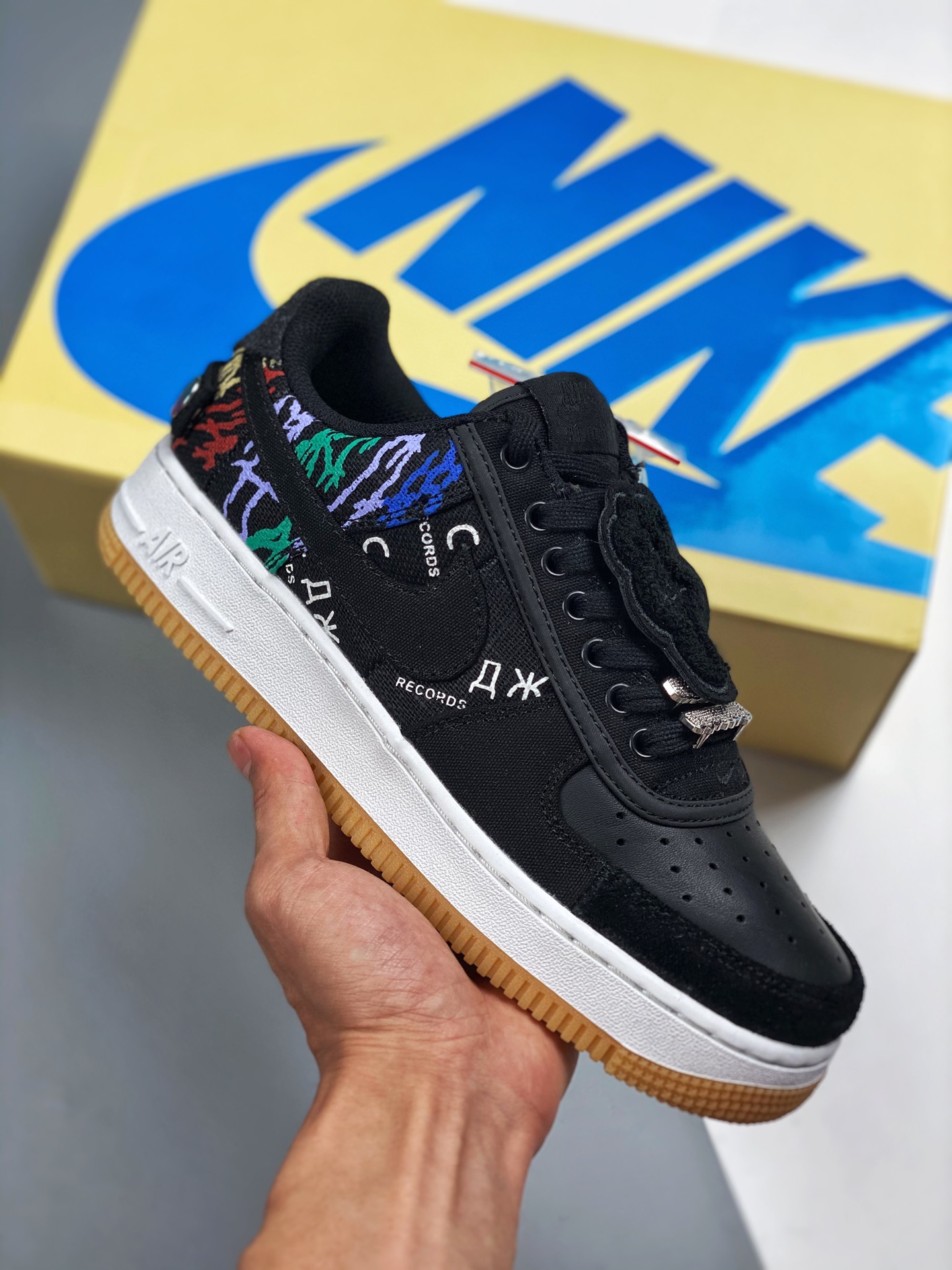 Travis Scott x Air Force 1 TS edición limitada súper, precio especial de oferta👏👏. Compra anticipada del za…
