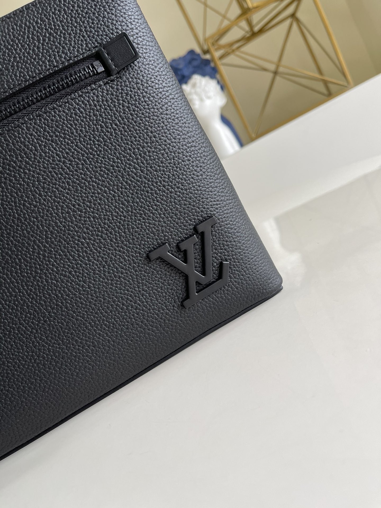 Louis Vuitton LV Aerogram 手包 M69837