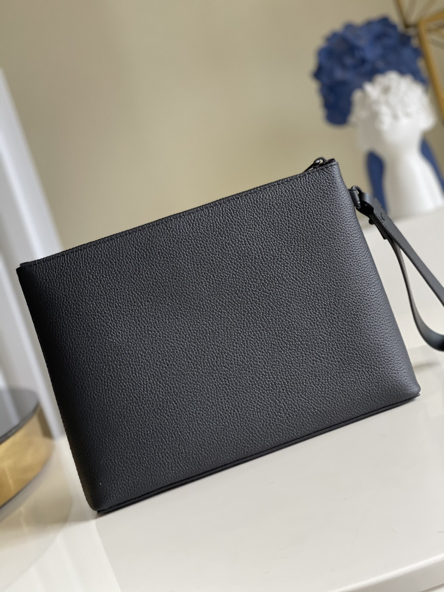 Louis Vuitton LV Aerogram 手包 M69837