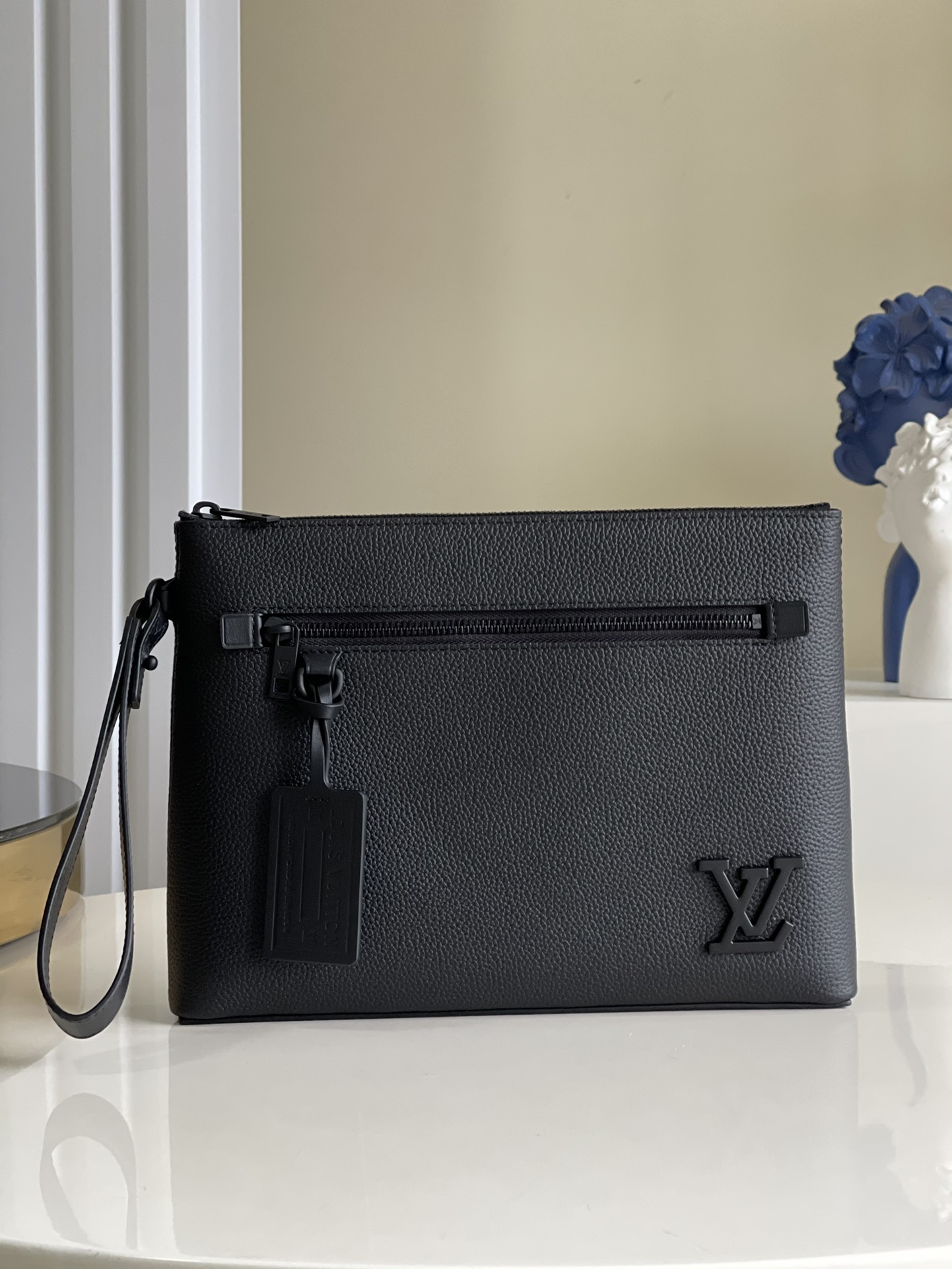 Louis Vuitton LV Aerogram 手包 M69837