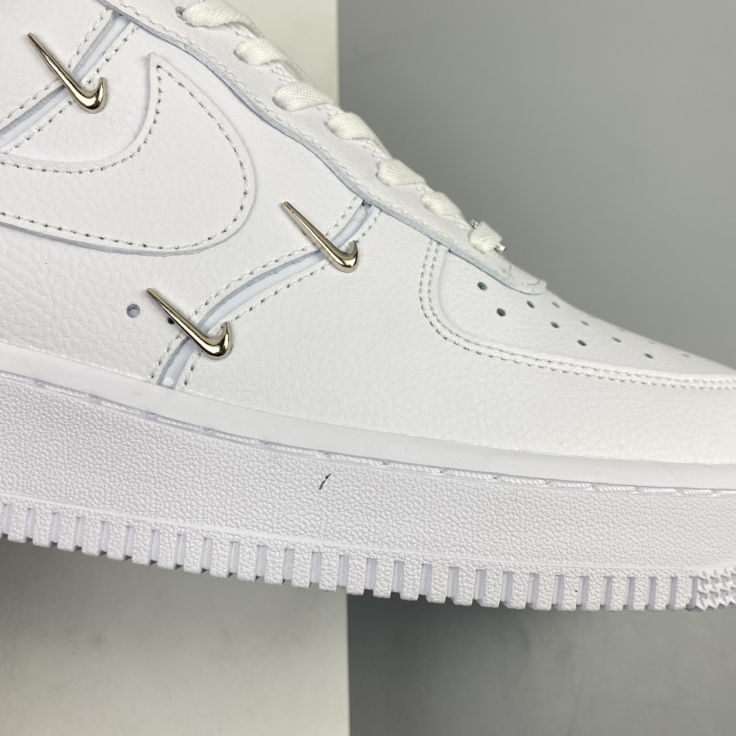 220 Nk Air Force 1’07 Low ”All white” 空军一号“联名小银勾”低帮休闲板鞋 CT1990-100