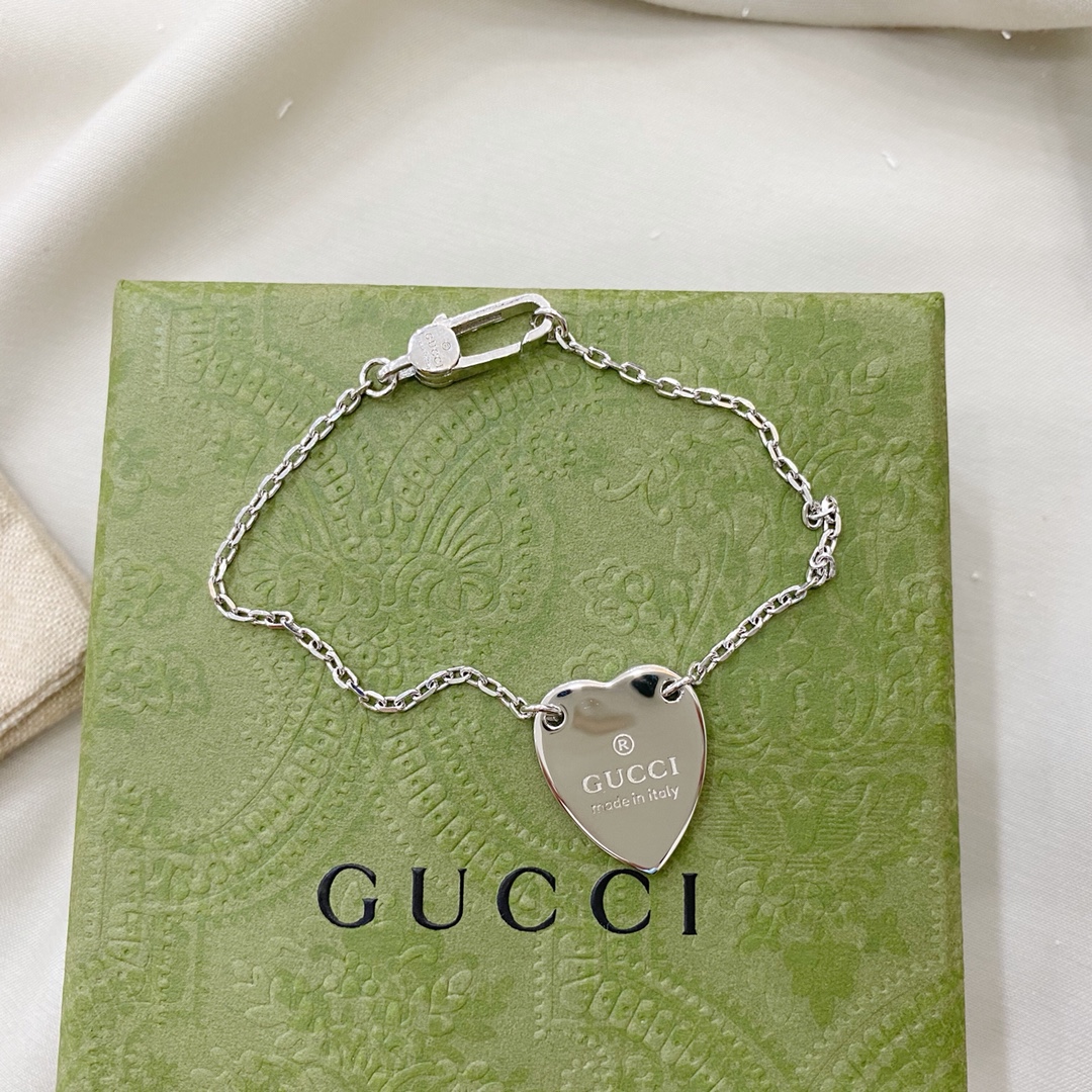 NO:104295,Gucci Gucci 925 sterling silver love pendant bracelet Size 17cm 18cm 19cm 20cm, Gucci bracelet, gucci, gucci, bracelet, pure silver19860909Gucci古驰925纯银爱心吊坠手链 尺寸17cm 18cm 19cm 20cm,古驰手链,gucci,gucci,bracelet,pure silver,Jewelry