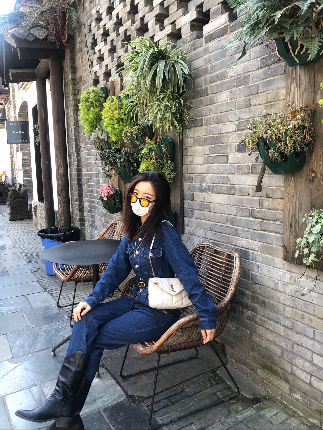 Ysl LOULOU PUFFER 23CM 迷你绗缝小羊皮包 620333白色/金扣