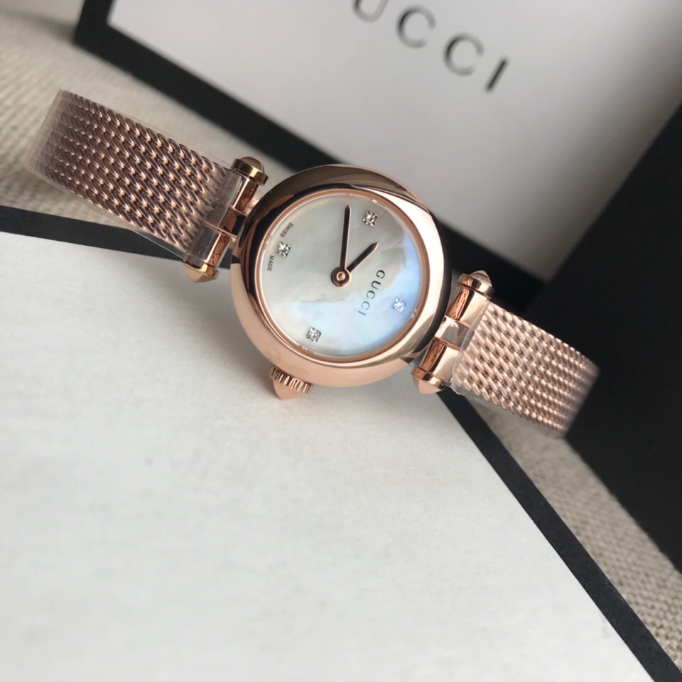 Gucci 古驰巴塞尔钟表展新宠 全新设计 天然贝母面 网带 原装瑞士石英 大部件 出 小号～23mm表径