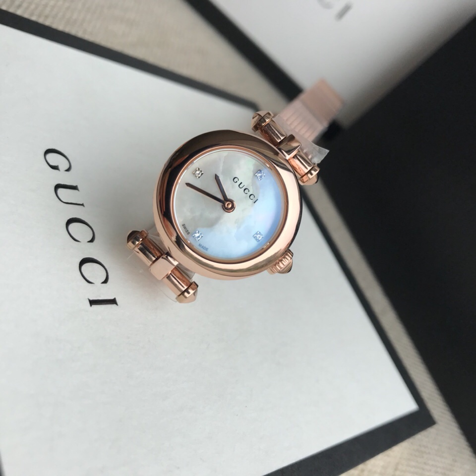 Gucci 古驰巴塞尔钟表展新宠 全新设计 天然贝母面 网带 原装瑞士石英 大部件 出 小号～23mm表径