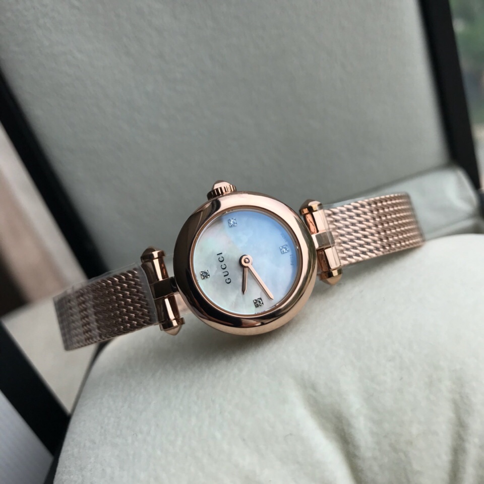 Gucci 古驰巴塞尔钟表展新宠 全新设计 天然贝母面 网带 原装瑞士石英 大部件 出 小号～23mm表径