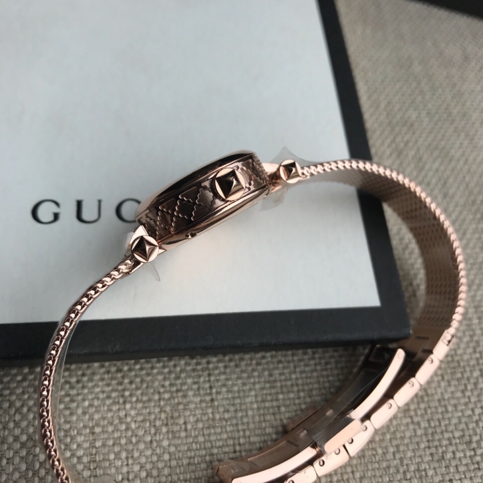 Gucci 古驰巴塞尔钟表展新宠 全新设计 天然贝母面 网带 原装瑞士石英 大部件 出 小号～23mm表径