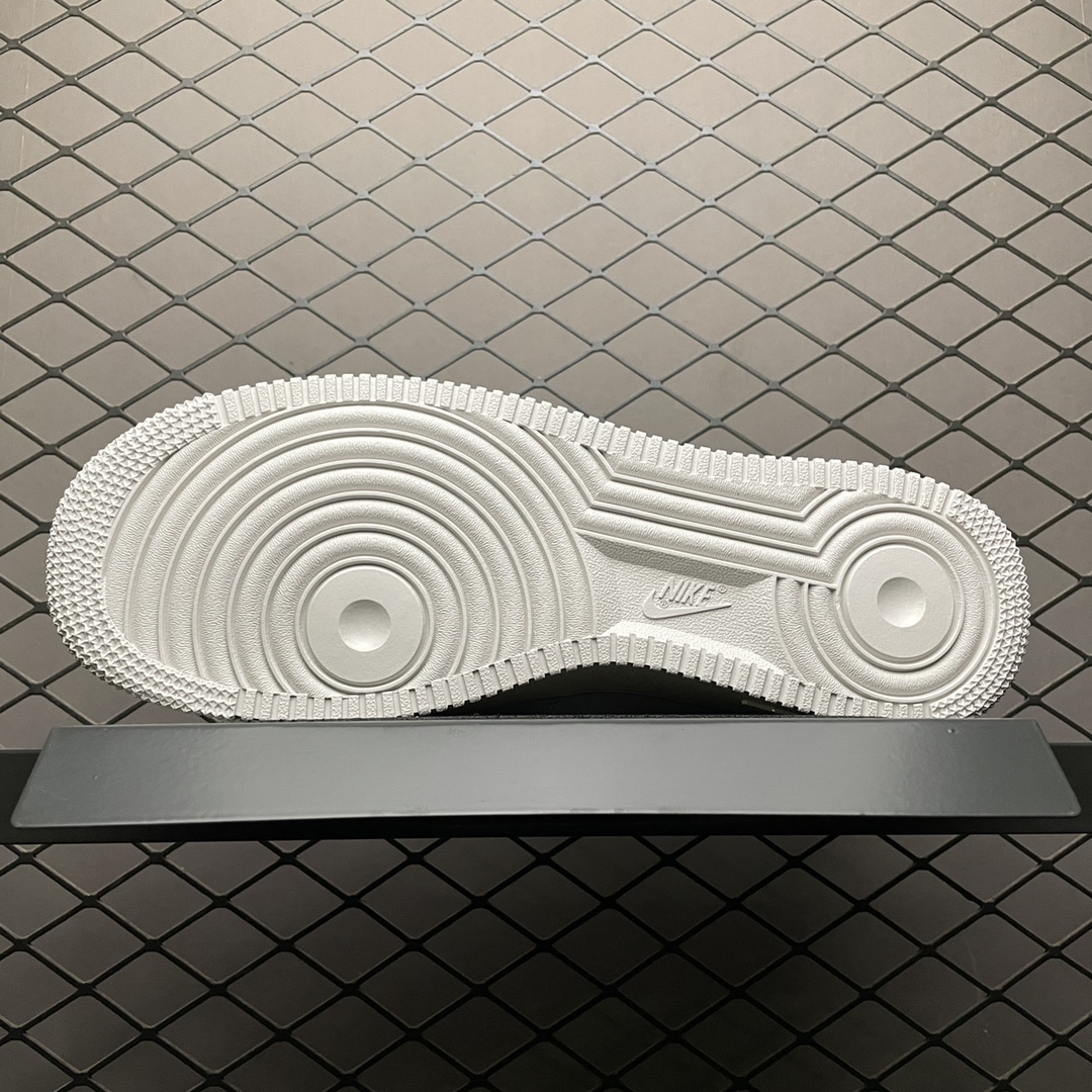 200 NK Air Force 1 空军一号低帮休闲运动板鞋 CJ1631-100